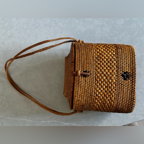 Woven Handbag - Picture 9 of 11